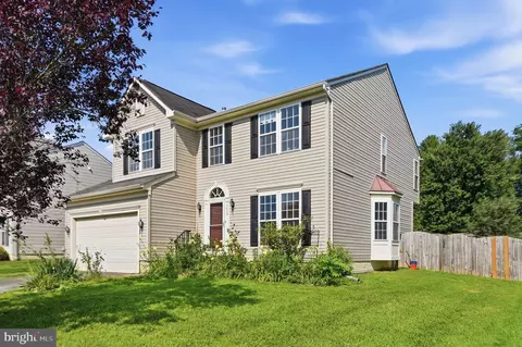 6678 Clarkes Meadow Dr, Bealeton, VA 22712