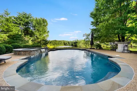7203 Leeton Ct, Warrenton, VA 20186