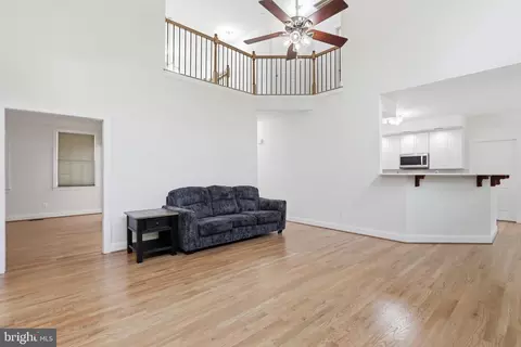 Living - 6178 John Barton Payne Rd, Marshall, VA 20115 photo 2 of 3