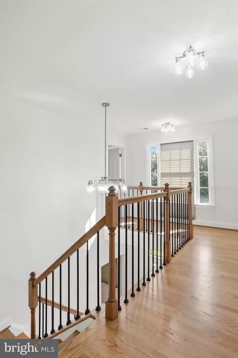 Entry Way - 6178 John Barton Payne Rd, Marshall, VA 20115 photo 6 of 9