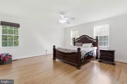 Bedroom - 6178 John Barton Payne Rd, Marshall, VA 20115 photo 2 of 14