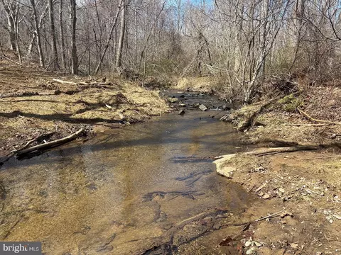 Undisclosed, Linden, VA 22642