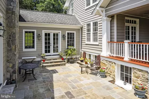 Exterior - 12004 Raven Ln, Markham, VA 22643 photo 6 of 16