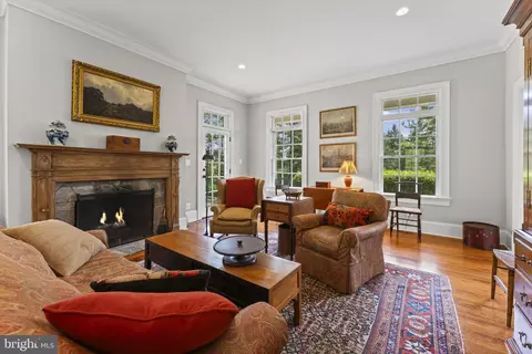 Living - 12004 Raven Ln, Markham, VA 22643 photo 4 of 7