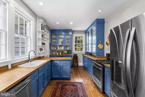 Kitchen - 12004 Raven Ln, Markham, VA 22643 photo 1 of 3