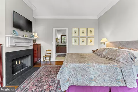 Bedroom - 12004 Raven Ln, Markham, VA 22643 photo 3 of 16