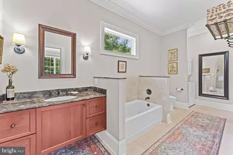 Bath - 12004 Raven Ln, Markham, VA 22643 photo 2 of 5