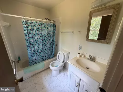 Bath - 11351 Yeats Dr, Catlett, VA 20119 photo 1 of 2