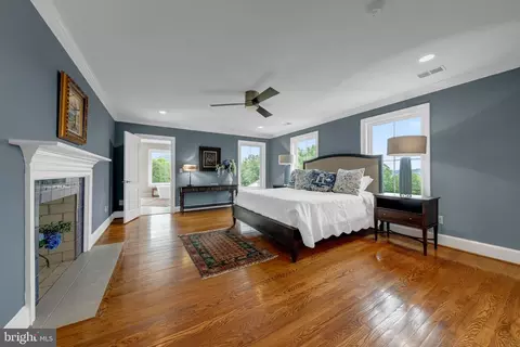 Bedroom - 5352 Dixons Mill Rd, Marshall, VA 20115 photo 1 of 3