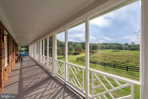 Exterior - 5352 Dixons Mill Rd, Marshall, VA 20115 photo 4 of 8