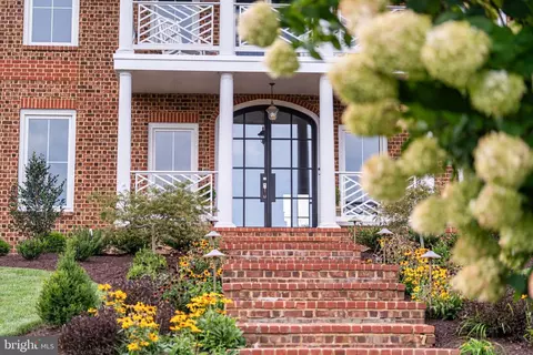 Exterior - 5352 Dixons Mill Rd, Marshall, VA 20115 photo 2 of 8