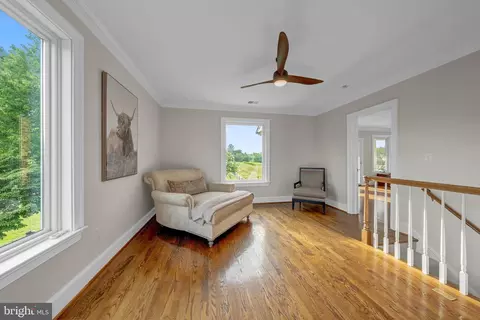 Entry Way - 5352 Dixons Mill Rd, Marshall, VA 20115 photo 4 of 7