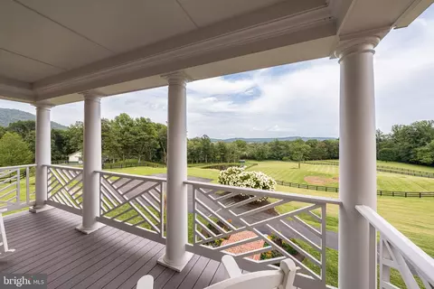 Exterior - 5352 Dixons Mill Rd, Marshall, VA 20115 photo 3 of 8