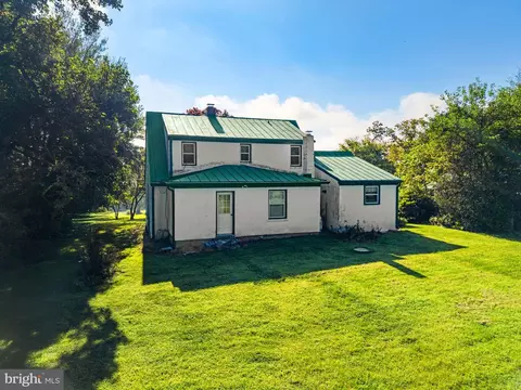 Exterior - 4400 Scotts Rd, Marshall, VA 20115 photo 2 of 6
