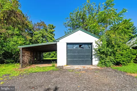 Exterior - 4400 Scotts Rd, Marshall, VA 20115 photo 4 of 6