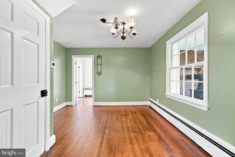 Entry Way - 4400 Scotts Rd, Marshall, VA 20115 photo 2 of 4