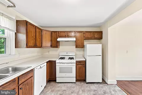 Kitchen - 4400 Scotts Rd, Marshall, VA 20115 photo 2 of 4