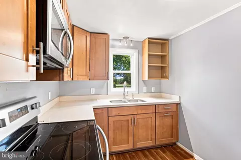 Kitchen - 4400 Scotts Rd, Marshall, VA 20115 photo 4 of 4