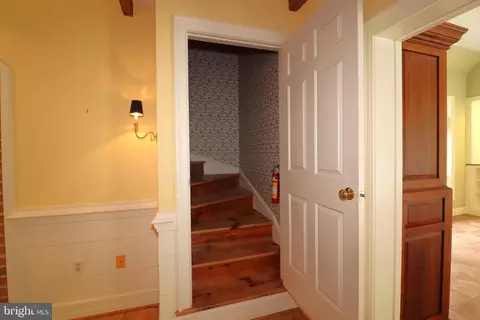 Entry Way - 8000 Springhope Dr, Catlett, VA 20119 photo 7 of 9