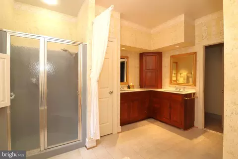Bath - 8000 Springhope Dr, Catlett, VA 20119 photo 5 of 7