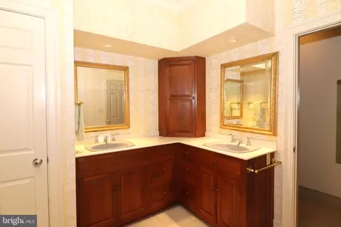 Bath - 8000 Springhope Dr, Catlett, VA 20119 photo 2 of 7