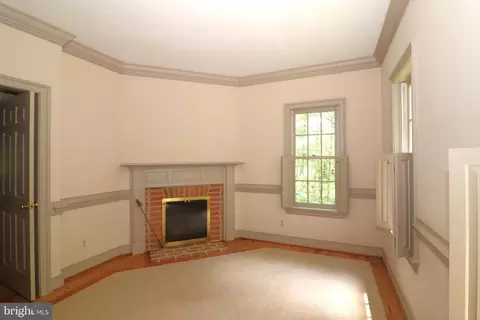 Living - 8000 Springhope Dr, Catlett, VA 20119 photo 4 of 5