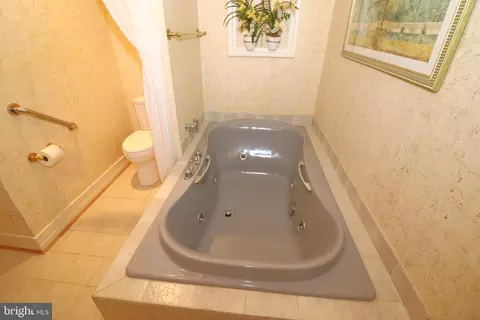 Bath - 8000 Springhope Dr, Catlett, VA 20119 photo 4 of 7
