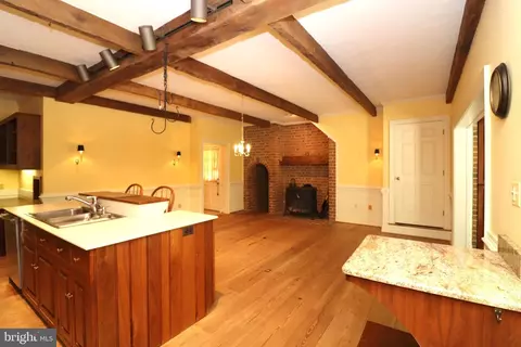 Kitchen - 8000 Springhope Dr, Catlett, VA 20119 photo 4 of 7