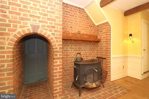 Entry Way - 8000 Springhope Dr, Catlett, VA 20119 photo 6 of 9