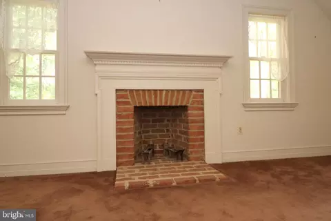 Living - 8000 Springhope Dr, Catlett, VA 20119 photo 5 of 5