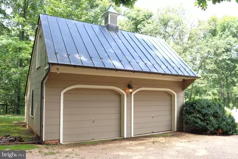 Exterior - 8000 Springhope Dr, Catlett, VA 20119 photo 6 of 14