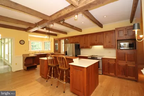 Kitchen - 8000 Springhope Dr, Catlett, VA 20119 photo 3 of 7