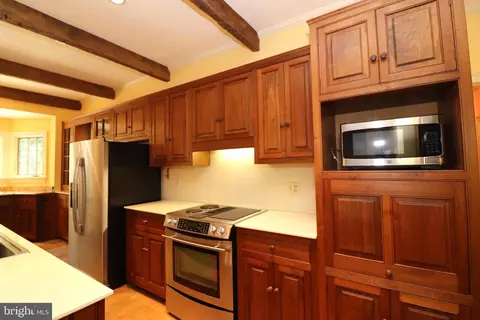 Kitchen - 8000 Springhope Dr, Catlett, VA 20119 photo 2 of 7
