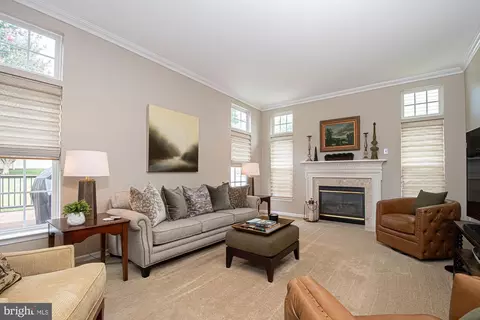 Living - 364 Singleton Cir, Warrenton, VA 20186 photo 4 of 5