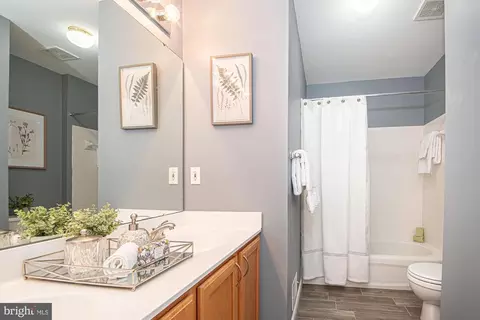 Bath - 364 Singleton Cir, Warrenton, VA 20186 photo 5 of 6