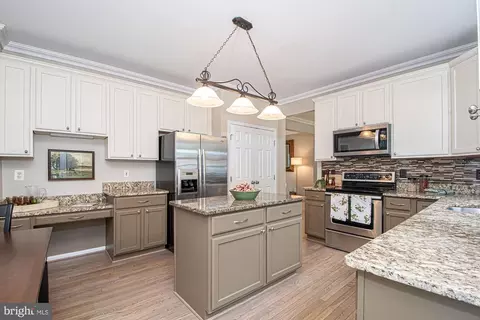 Kitchen - 364 Singleton Cir, Warrenton, VA 20186 photo 4 of 4