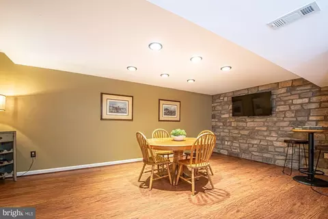 Dining - 364 Singleton Cir, Warrenton, VA 20186 photo 6 of 9