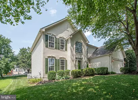 Exterior - 364 Singleton Cir, Warrenton, VA 20186 photo 4 of 10