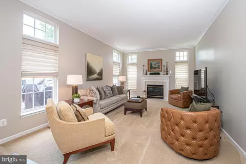 Living - 364 Singleton Cir, Warrenton, VA 20186 photo 1 of 5