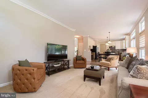 Living - 364 Singleton Cir, Warrenton, VA 20186 photo 3 of 5