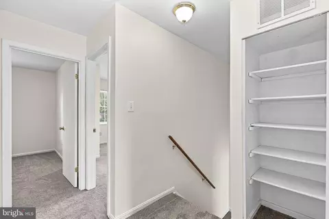 Entry Way - 8566 Pellam Ct, Marshall, VA 20115 photo 3 of 3