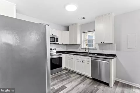 Kitchen - 8566 Pellam Ct, Marshall, VA 20115 photo 1 of 3