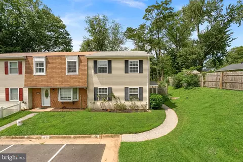 Exterior - 8566 Pellam Ct, Marshall, VA 20115 photo 2 of 7