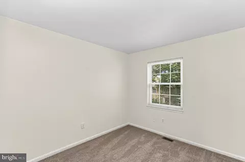 Bedroom - 8566 Pellam Ct, Marshall, VA 20115 photo 6 of 6