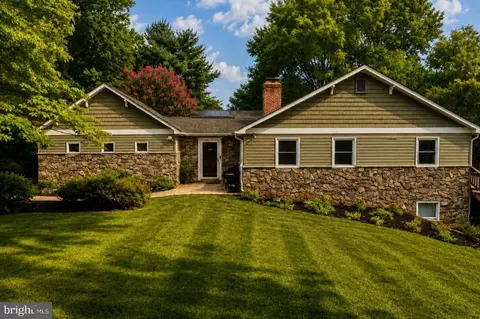 8256 Lock Ln, Warrenton, VA 20186