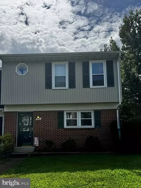 452 Denning Ct, Warrenton, VA 20186
