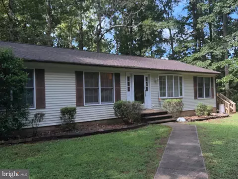 7508 Ali Ln, Nokesville, VA 20181