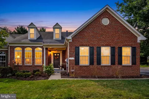249 Sapphire Ct, Warrenton, VA 20186