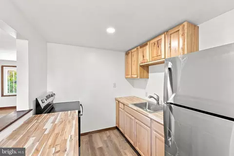 Kitchen - 4082 Stanberry Ave, Marshall, VA 20115 photo 1 of 1