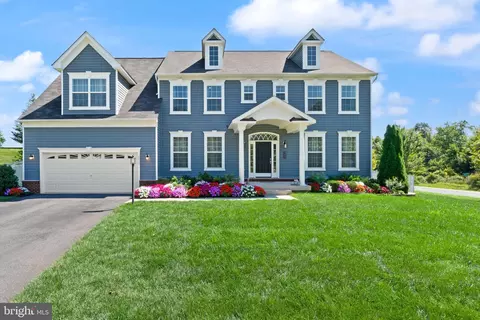 9010 Stone Crest Dr, Warrenton, VA 20186